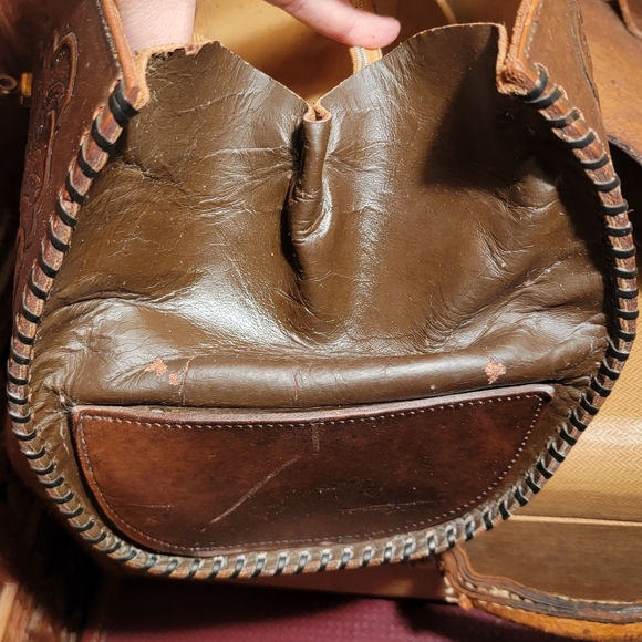 Large Vintage Handtooled Mexican Leather Purse With Floral Design - Picture 10 of 13